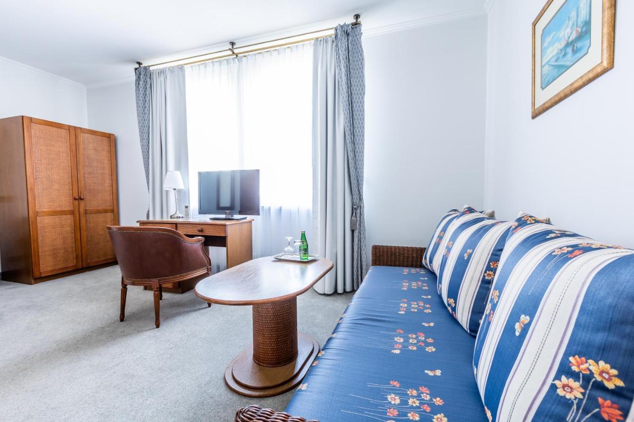 Hotel Pod Zlota Roza Kielce Exteriör bild