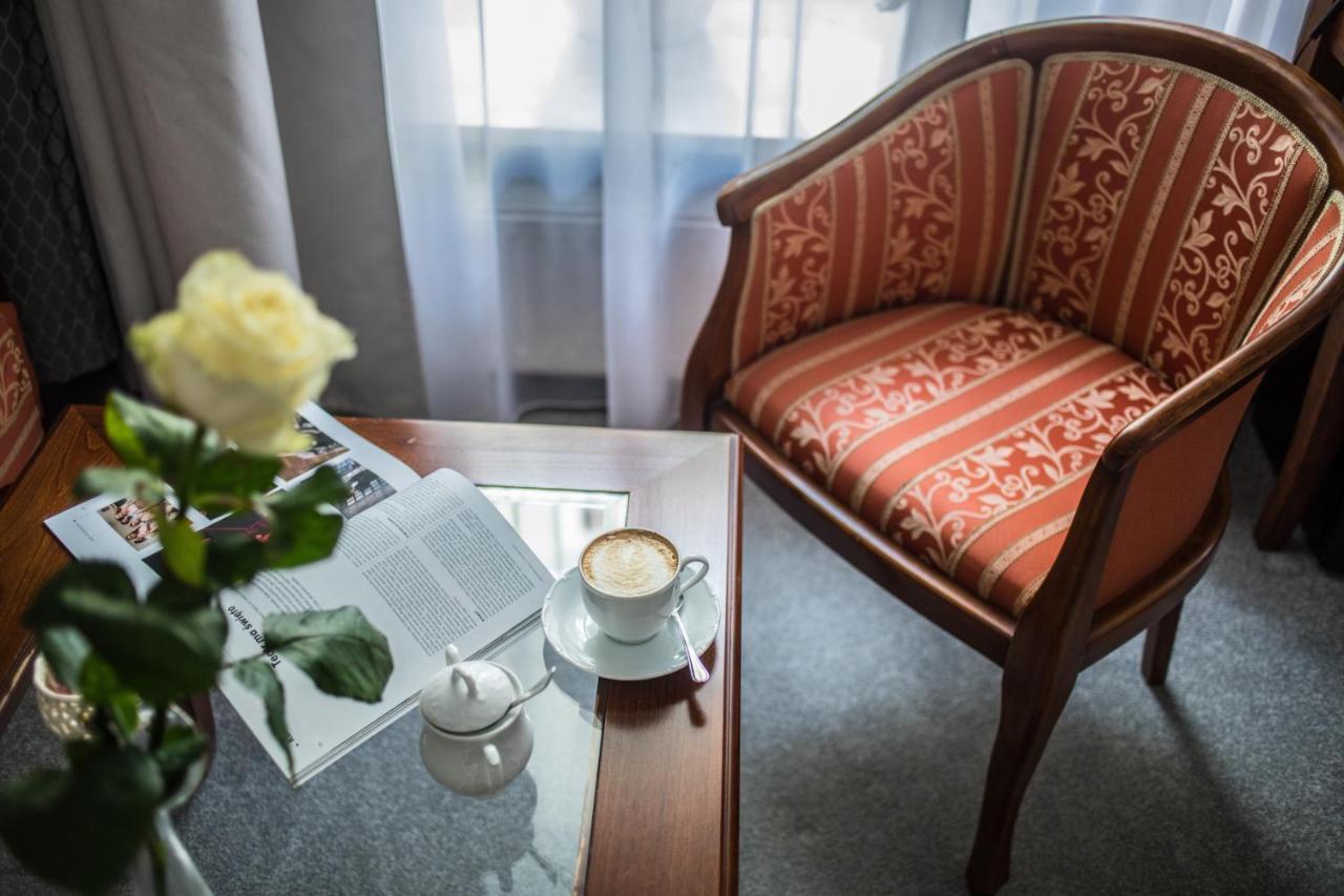 Hotel Pod Zlota Roza Kielce Exteriör bild